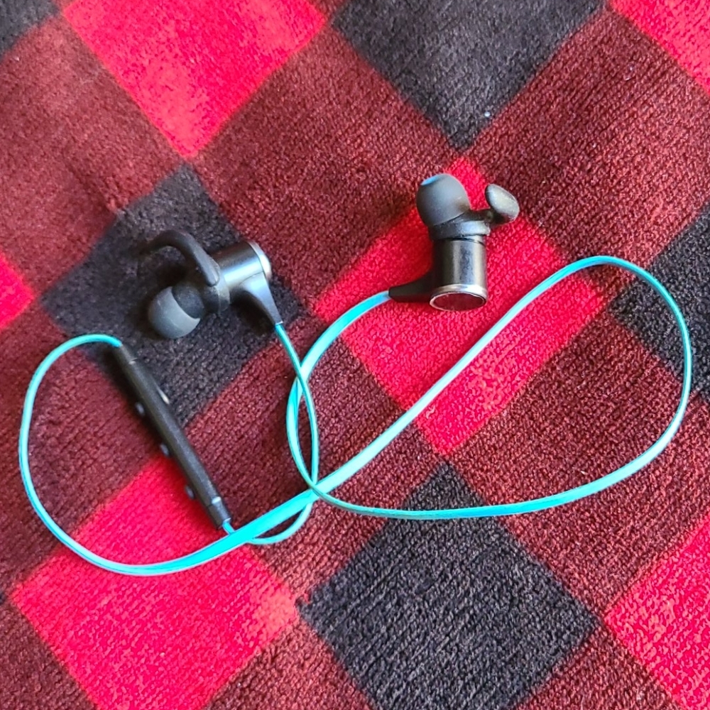 🔵3/$25 Bluetooth headphones